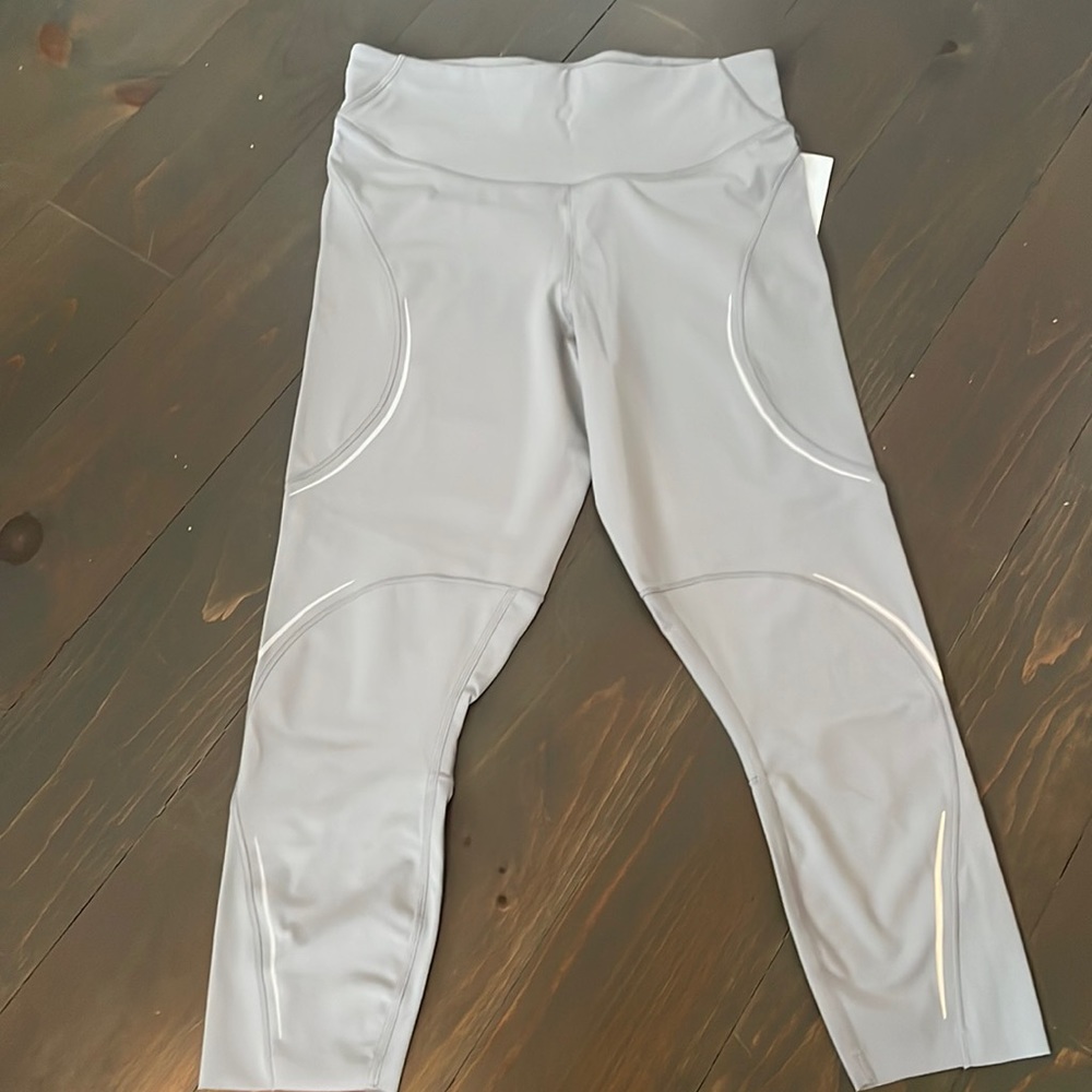 NWT Base Pace HR Crop 23” Reflective